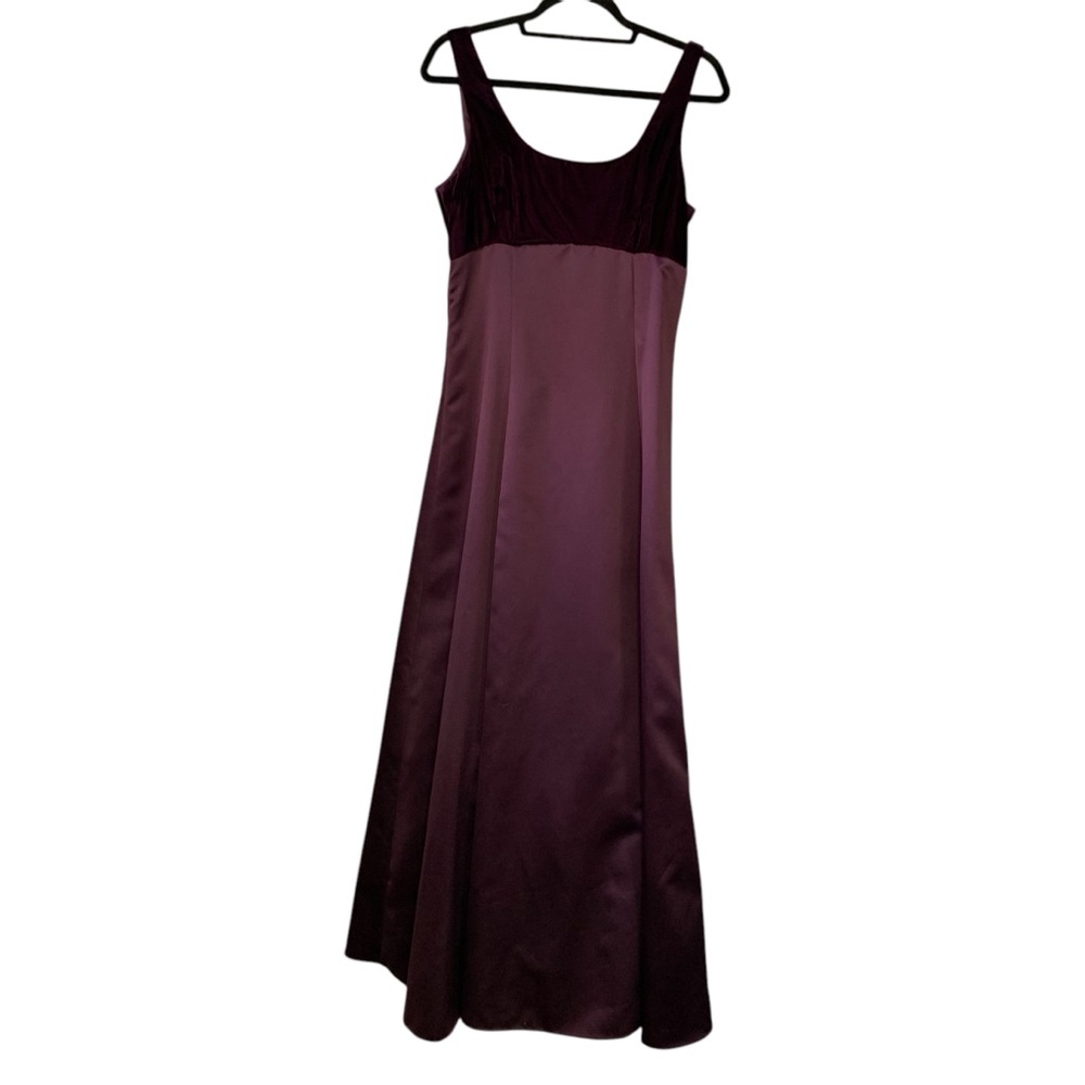 Zum Zum by Niki Livas formal purple‎ satin and velvet maxi gown. Size 11-12